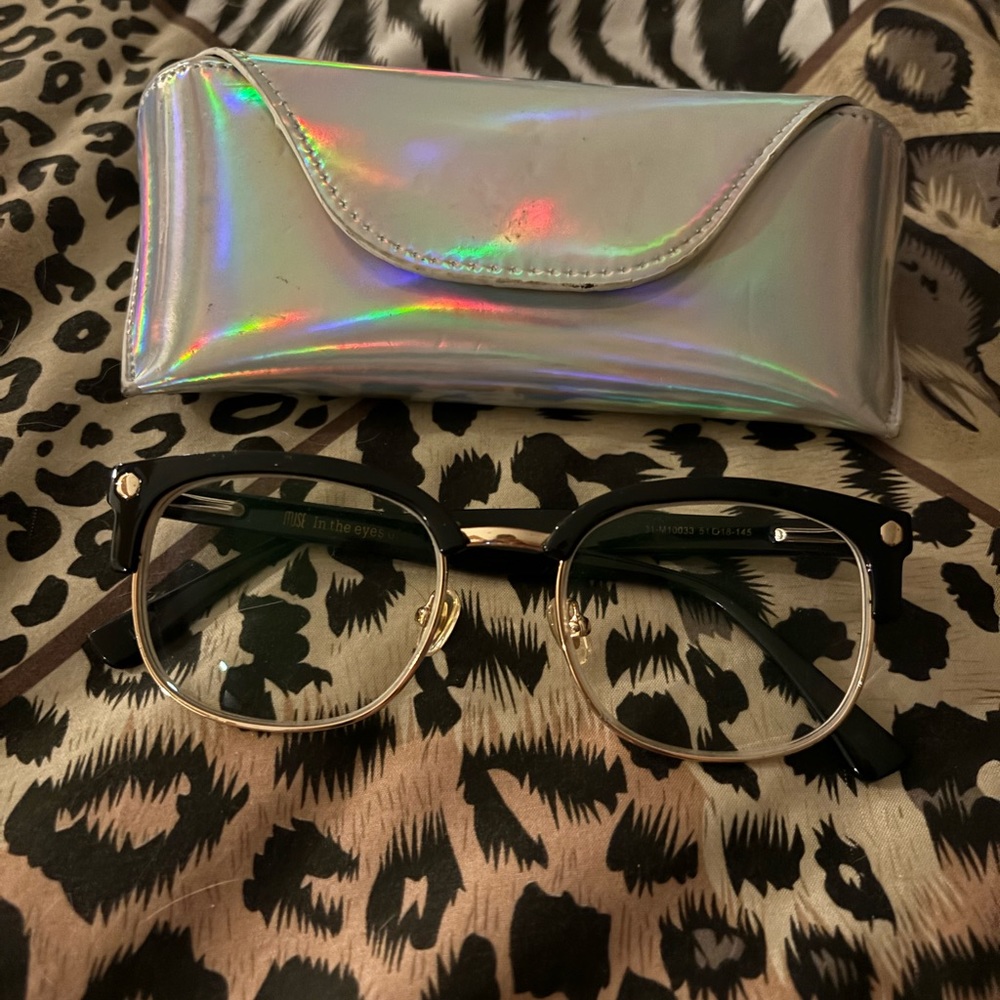 Muse Eye Glasses with Case